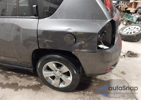 2015 Jeep Compass Latitude z USA, uszkodzony, nr VIN 1C4NJDEB3FD208136